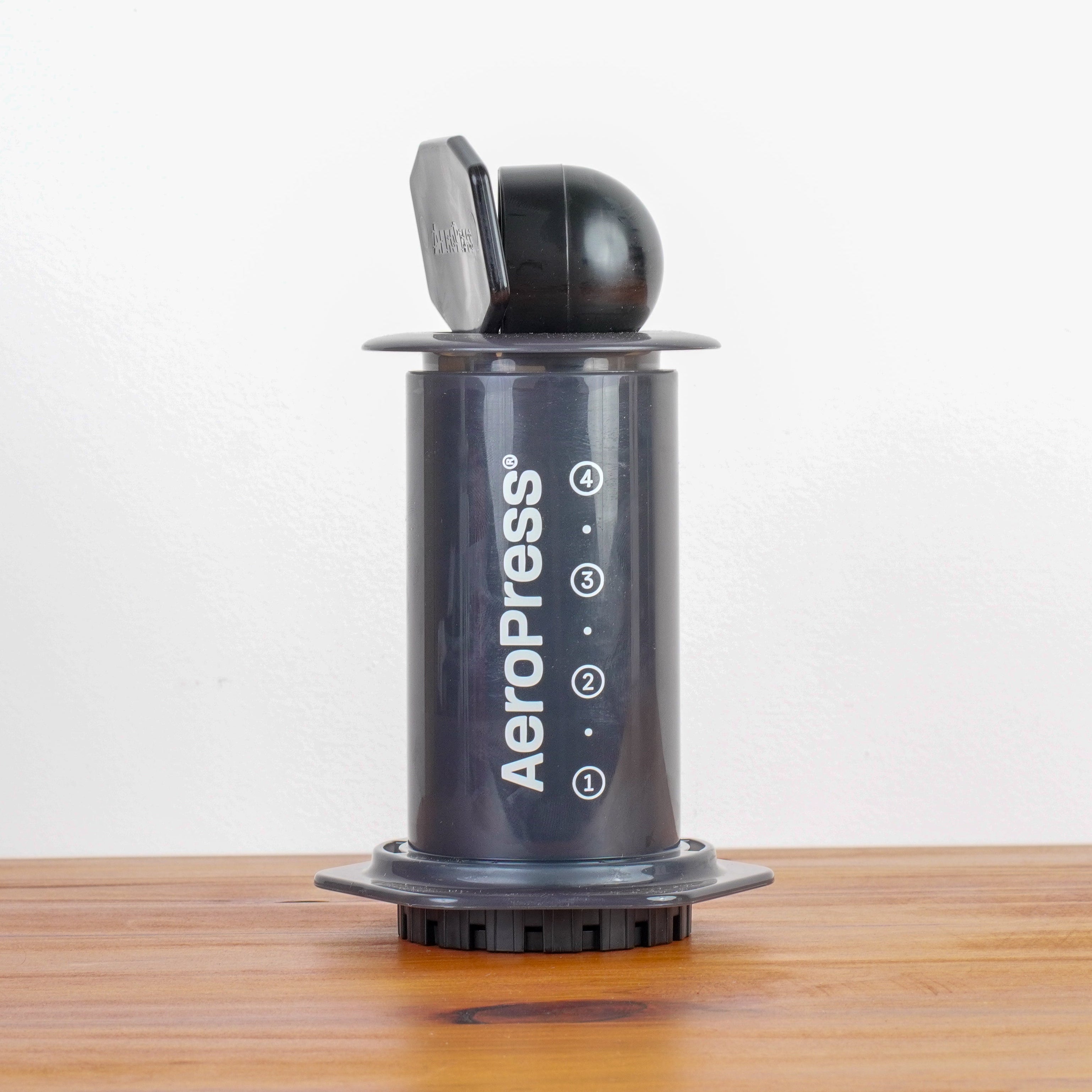 AeroPress Cinza Pocket Press 300ml
