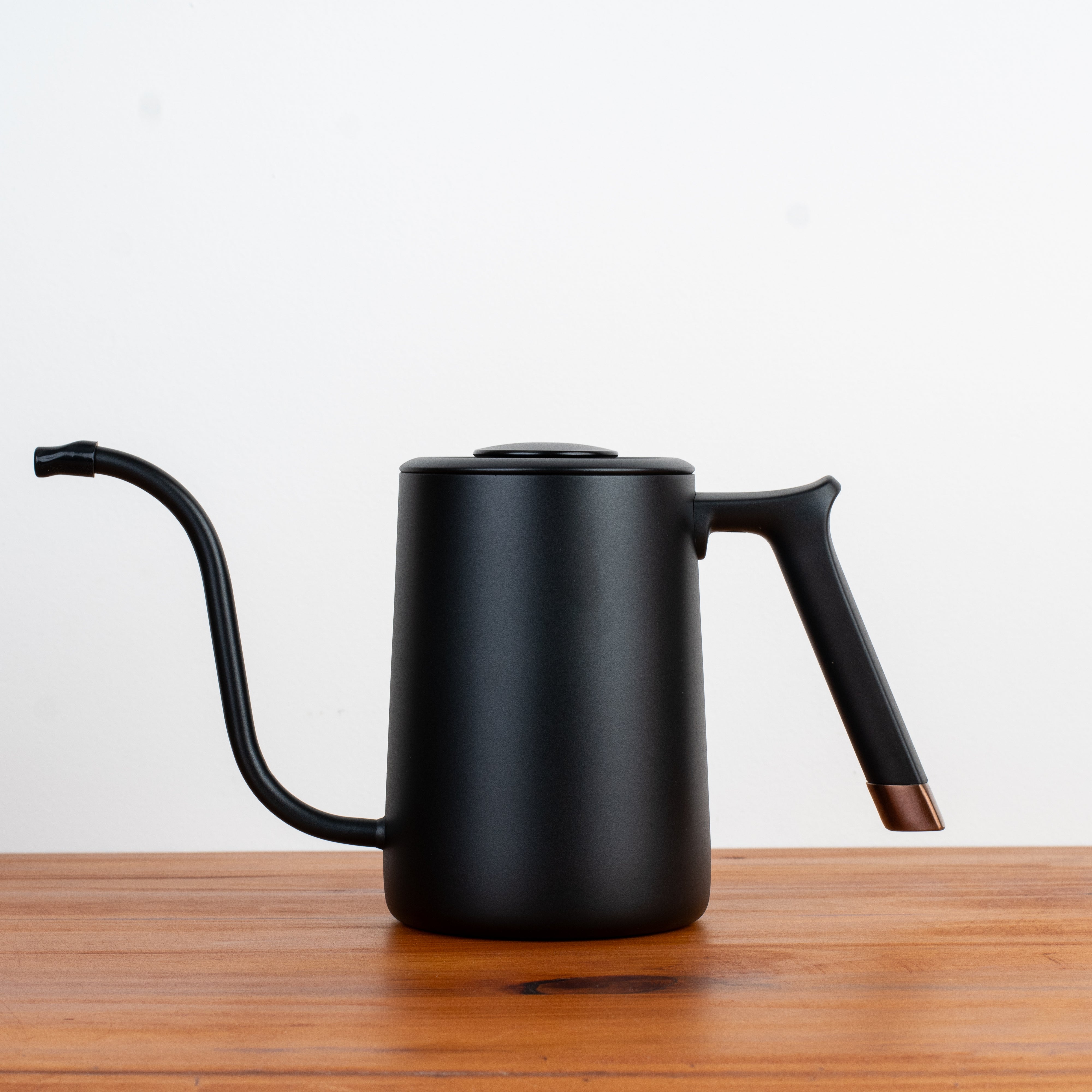 Fish Pure Kettle 700ml | BLACK