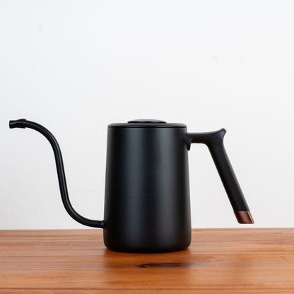 Fish Pure Kettle 700ml | BLACK